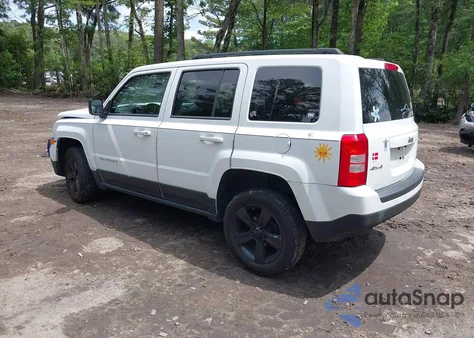 2013 Jeep Patriot Latitude z USA, uszkodzony, nr VIN 1C4NJRFBXDD248058